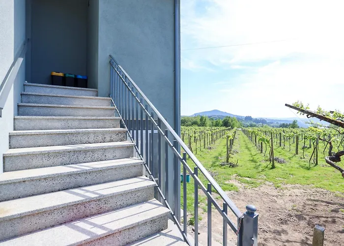 Quintinha Do Oliveira Nyaraló